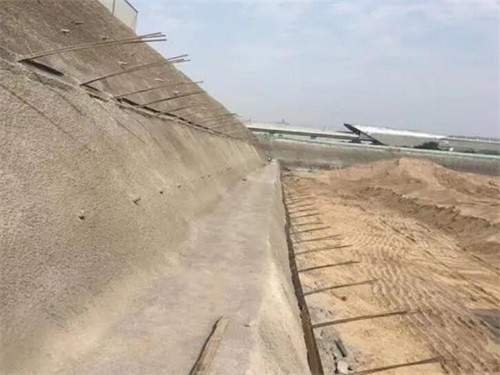 襄城河道边坡加固
